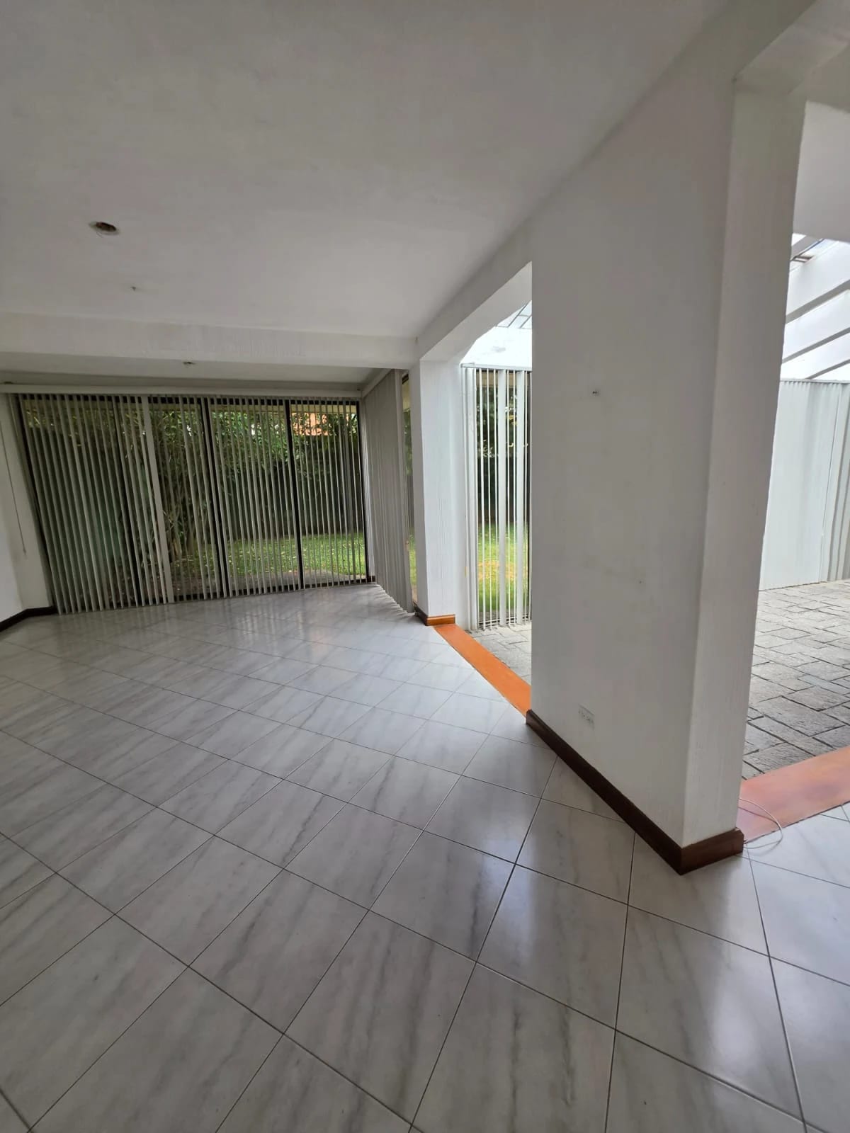 Casa comercial / oficina zona 14 — Oficina en Alquiler en Zona 14, Guatemala, Ciudad — foto 3 de 11