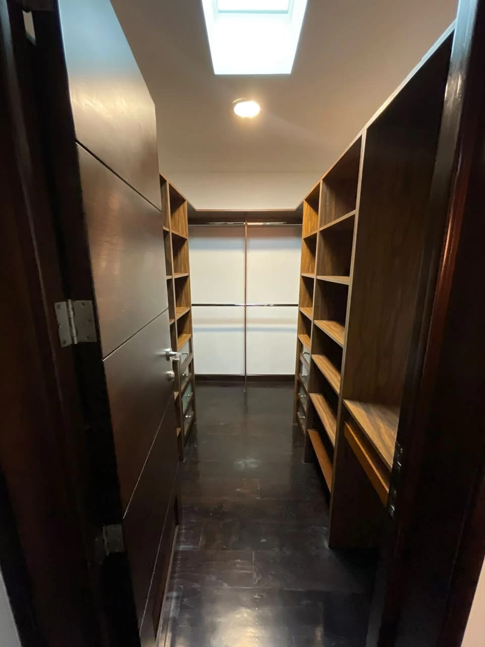 Casa en Venta La Joya zona 10 4 Habitaciones + cuarto servicio — Casa en Venta en Zona 10, Guatemala, Ciudad — foto 5 de 13