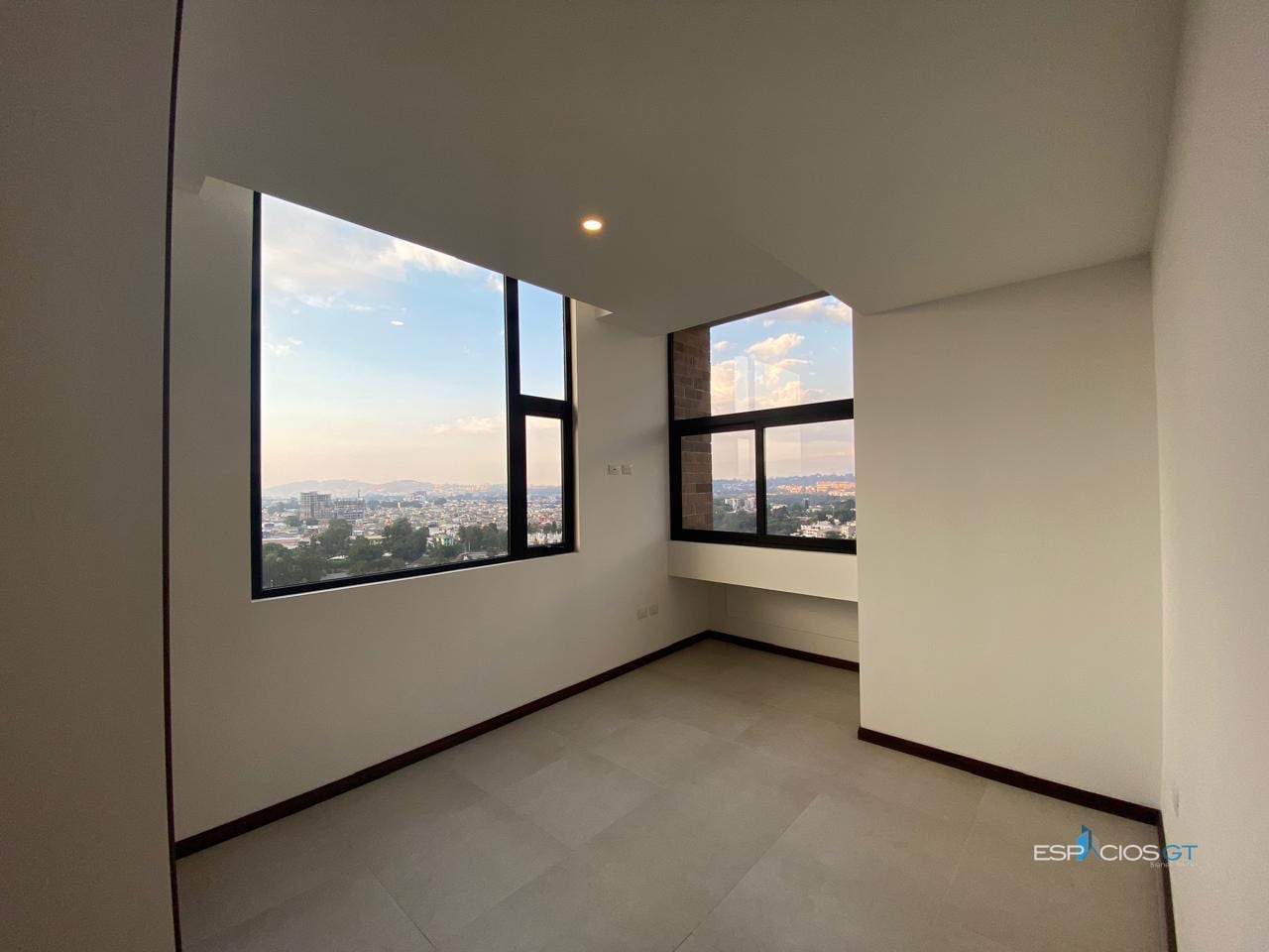 Apartamento cerca de universidades y hospitales en venta $ — Apartamento en Venta en Zona 10, Guatemala, Ciudad — foto 2 de 6