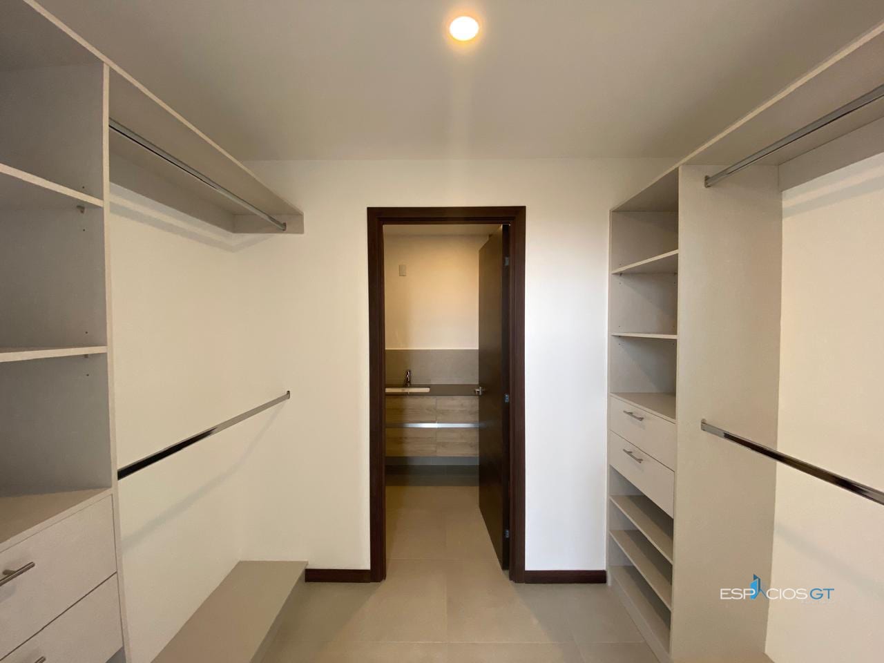 Apartamento cerca de universidades y hospitales en venta $ — Apartamento en Venta en Zona 10, Guatemala, Ciudad — foto 4 de 6