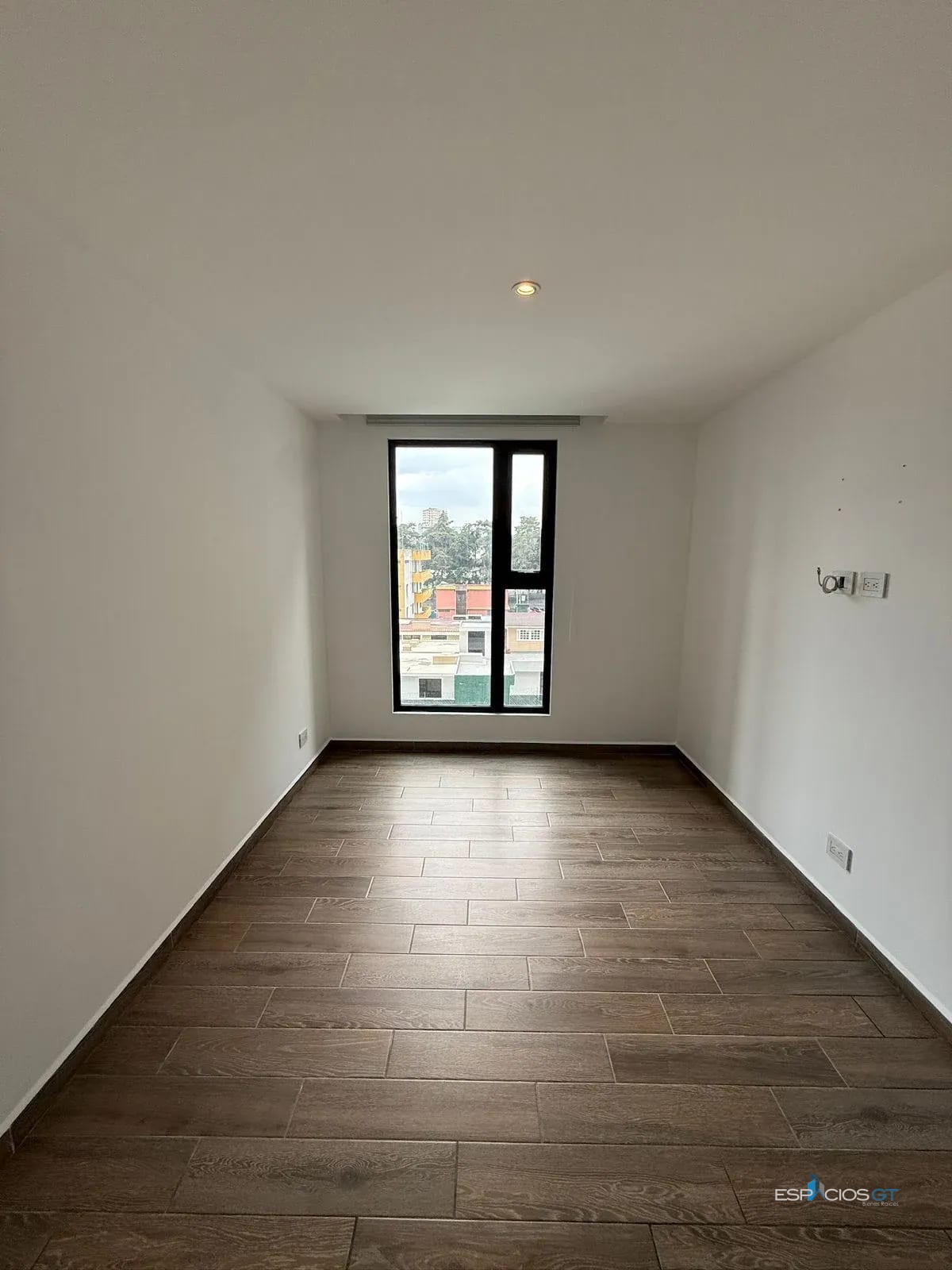 APARTAMENTO EN ZONA 1595 m² | 3 dormitorios | 2 parqueos (+1) — Apartamento en Alquiler en Parque 15, Zona 15, Guatemala, Ciudad — foto 3 de 11