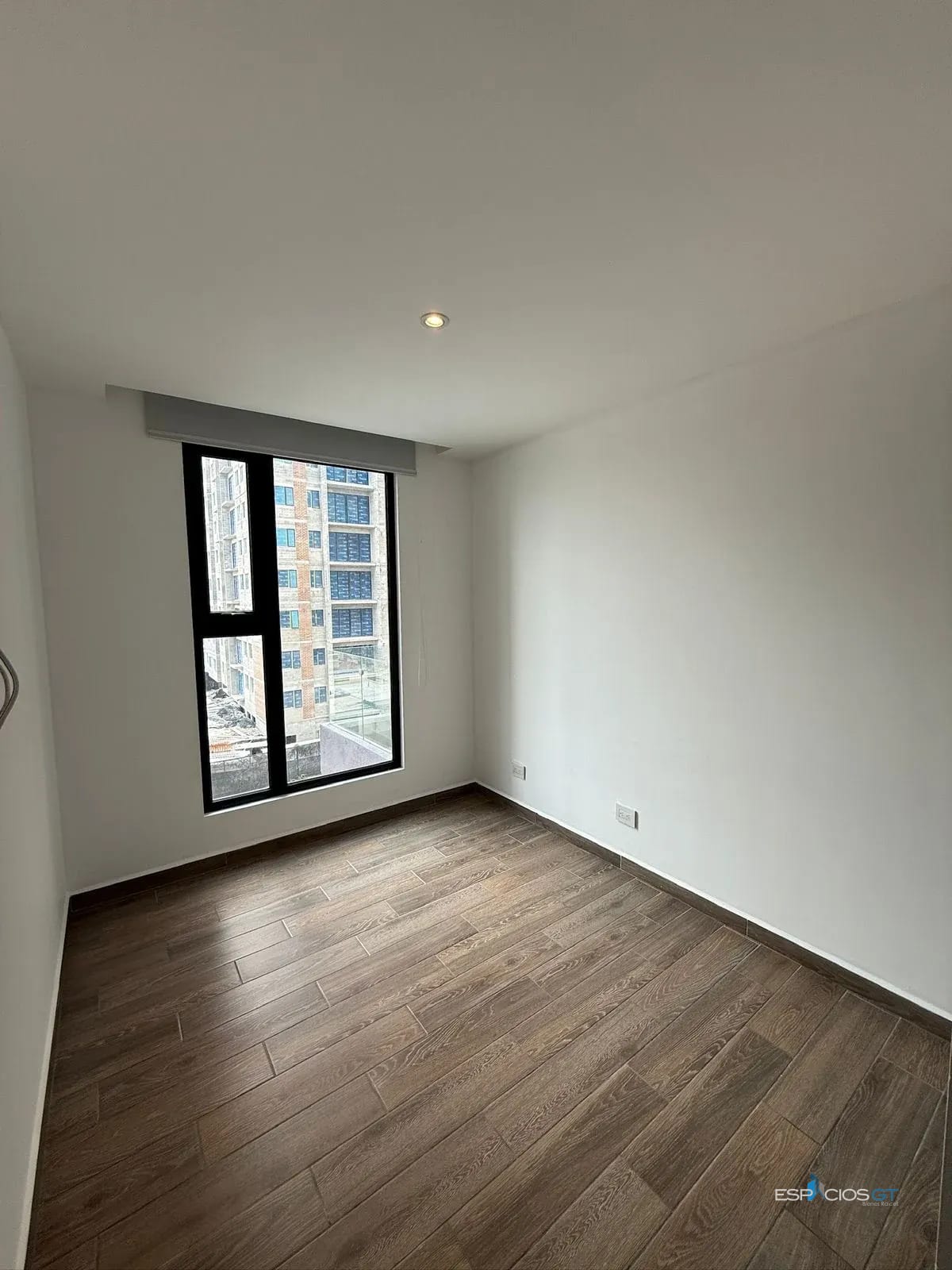 APARTAMENTO EN ZONA 1595 m² | 3 dormitorios | 2 parqueos (+1) — Apartamento en Alquiler en Parque 15, Zona 15, Guatemala, Ciudad — foto 7 de 11
