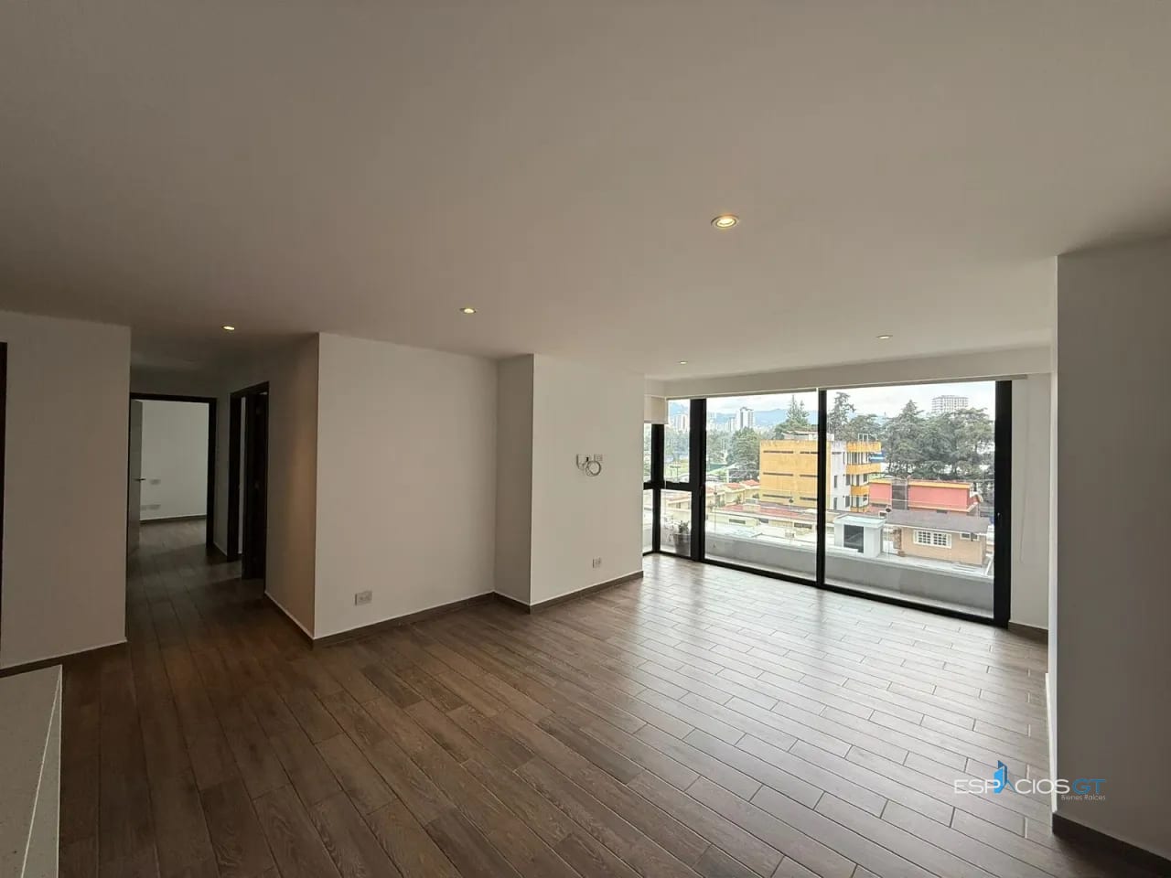 APARTAMENTO EN ZONA 1595 m² | 3 dormitorios | 2 parqueos (+1) — Apartamento en Alquiler en Parque 15, Zona 15, Guatemala, Ciudad — foto 8 de 11