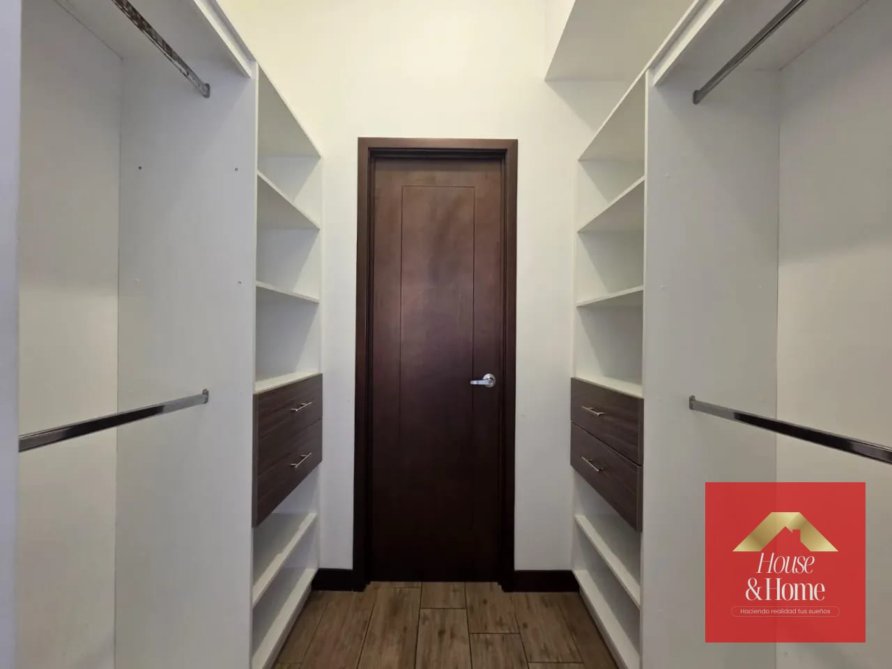 Apartamento amueblado en venta zona 10 — Apartamento en Venta en Casalini Diagonal 6, Zona 10, Guatemala, Ciudad — foto 10 de 17
