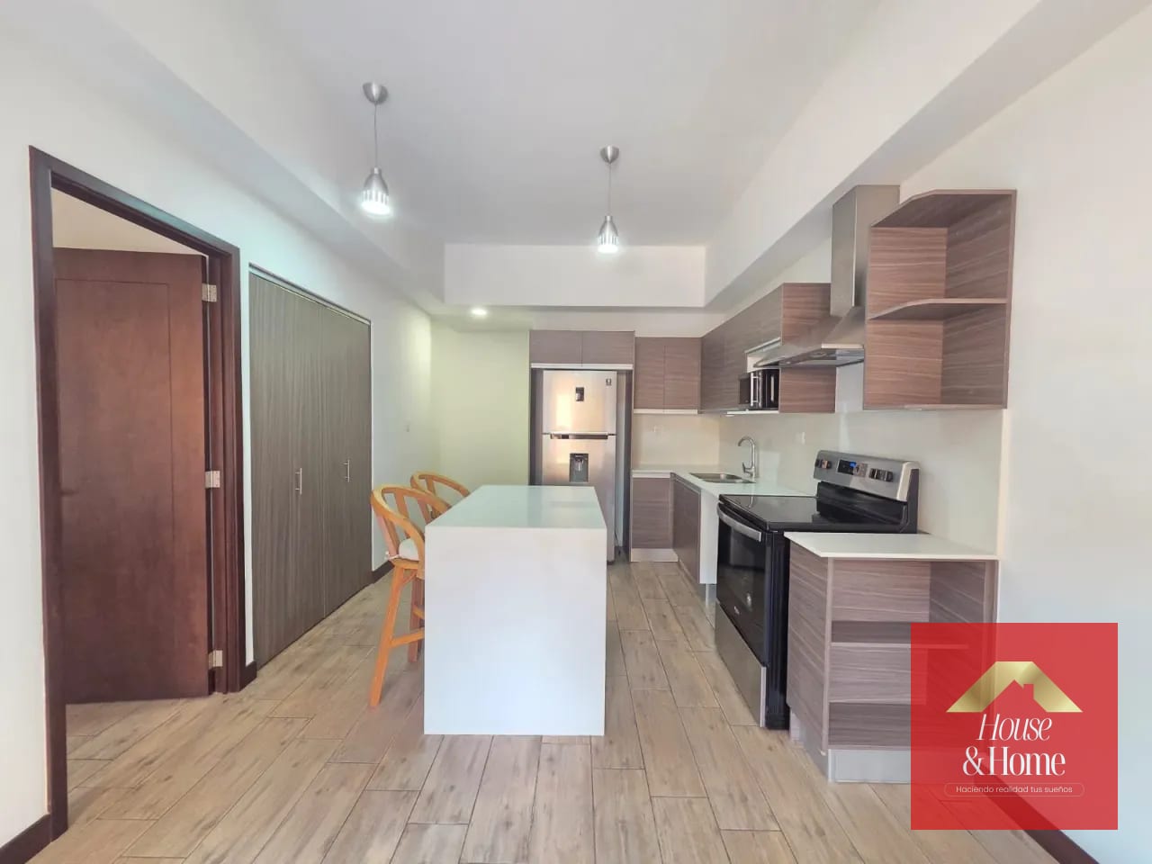 Apartamento amueblado en venta zona 10 — Apartamento en Venta en Casalini Diagonal 6, Zona 10, Guatemala, Ciudad — foto 6 de 17