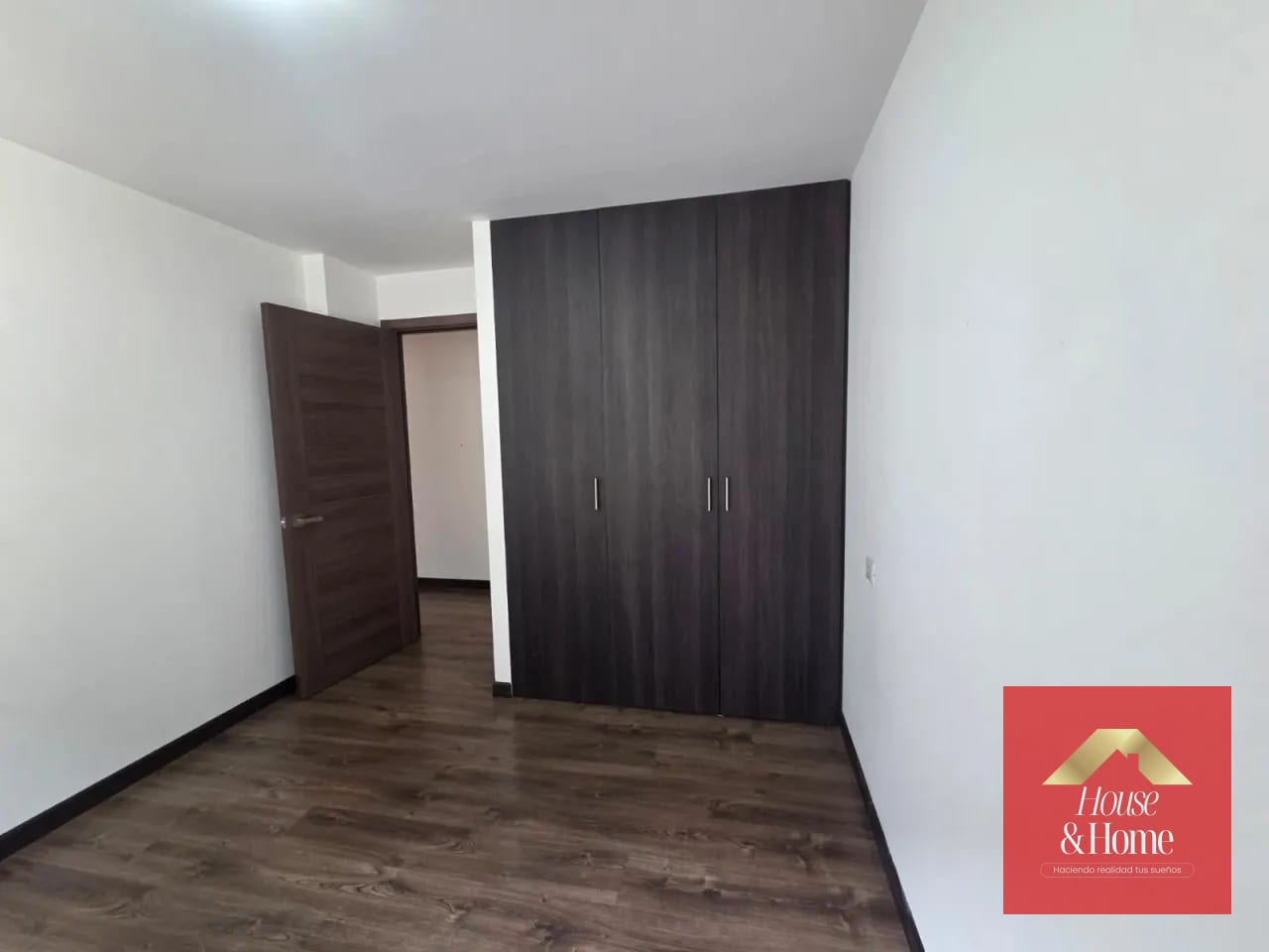 Dormitorio 2 — Venta de apartamento en zona 7 — Apartamento en Venta en Di Fiori, Zona 7, Guatemala, Ciudad — foto 10 de 15