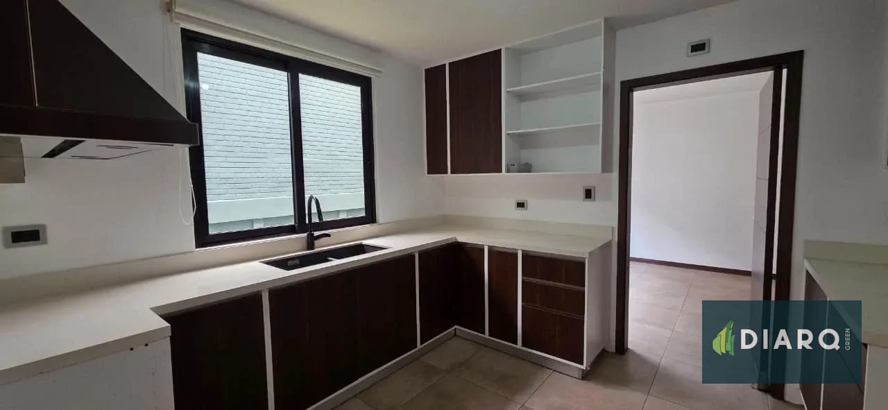 Casa en venta zona 16, acojedora y amplia — Casa en Venta en Zona 16, Guatemala, Ciudad — foto 5 de 17