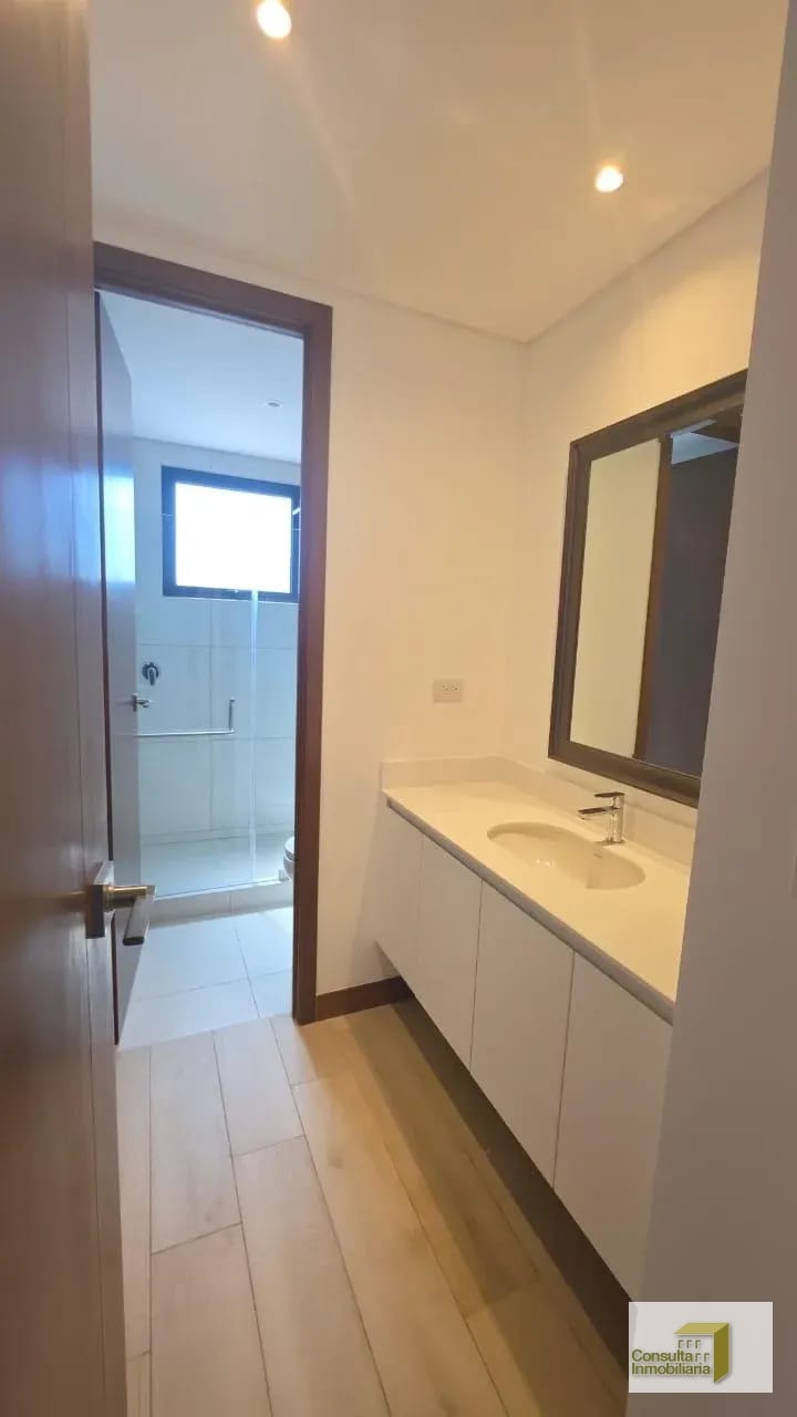 Zona 10/ Edificio Ferrediez/ 127m² — Apartamento en Alquiler en Ferré Diez, Zona 10, Guatemala, Ciudad — foto 11 de 16