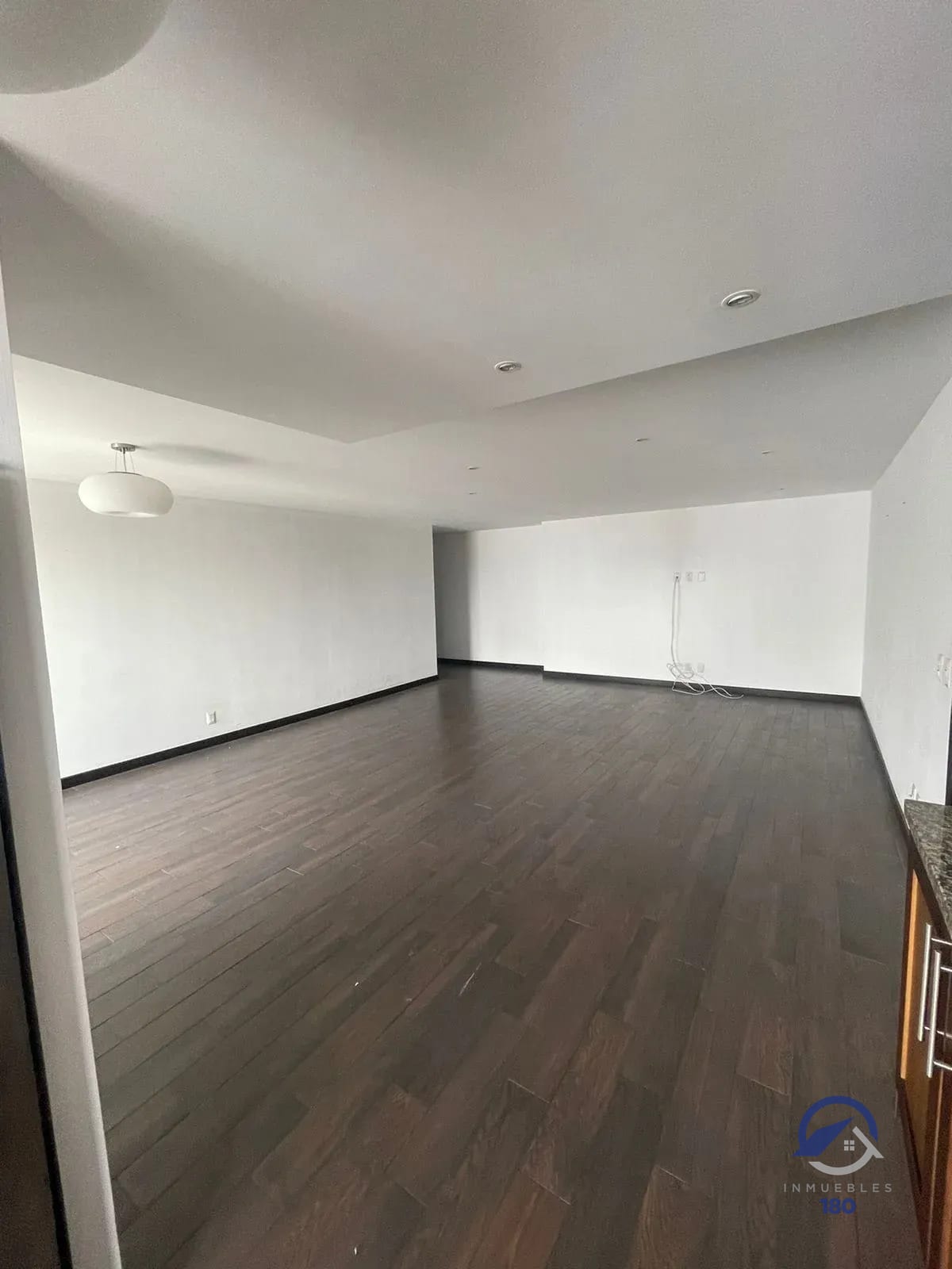 Apartamento en renta en Edificio Attica 2, zona 14 — Apartamento en Alquiler en Attica II, Zona 14, Guatemala, Ciudad — foto 3 de 12