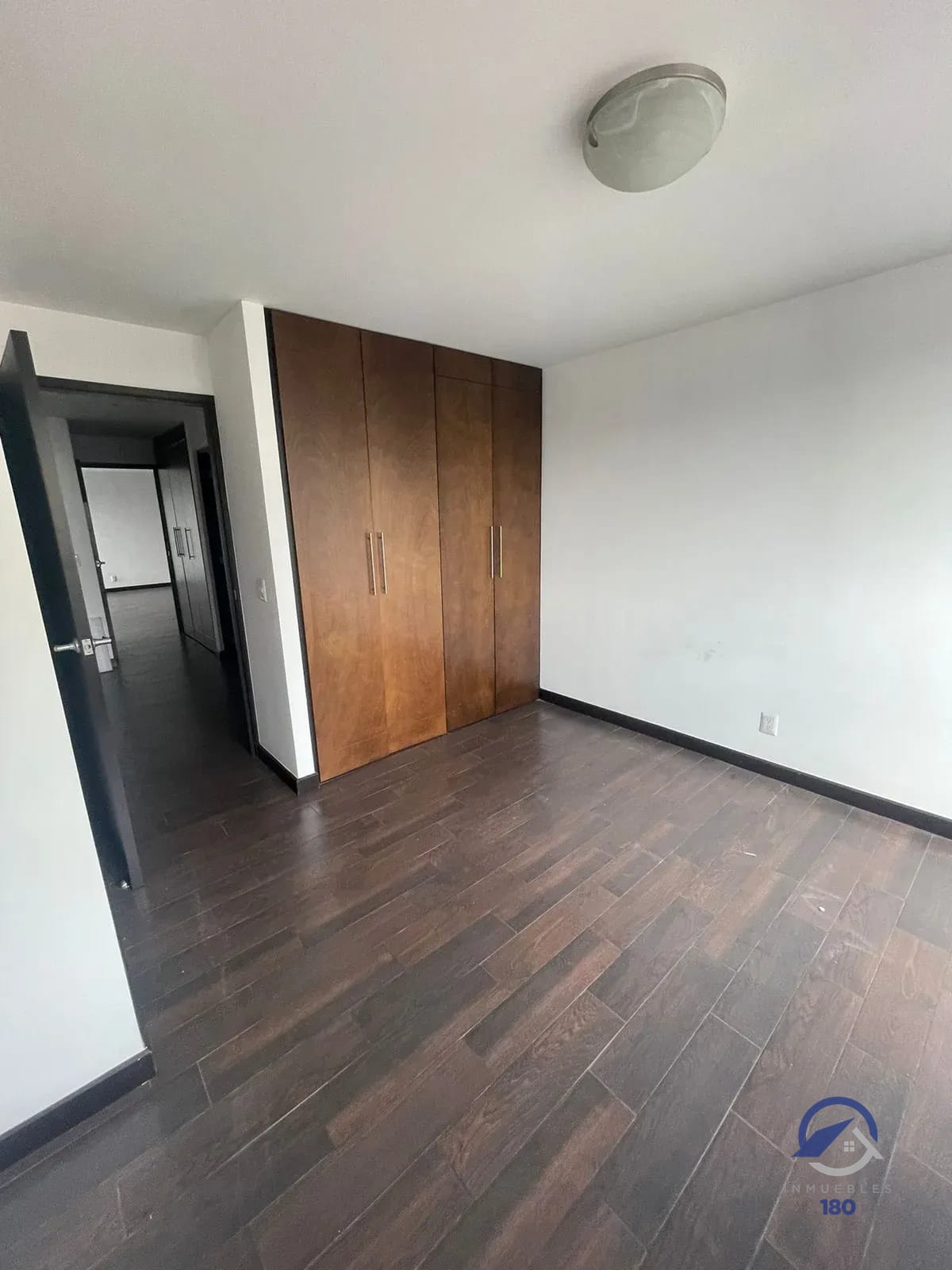 Apartamento en renta en Edificio Attica 2, zona 14 — Apartamento en Alquiler en Attica II, Zona 14, Guatemala, Ciudad — foto 2 de 12