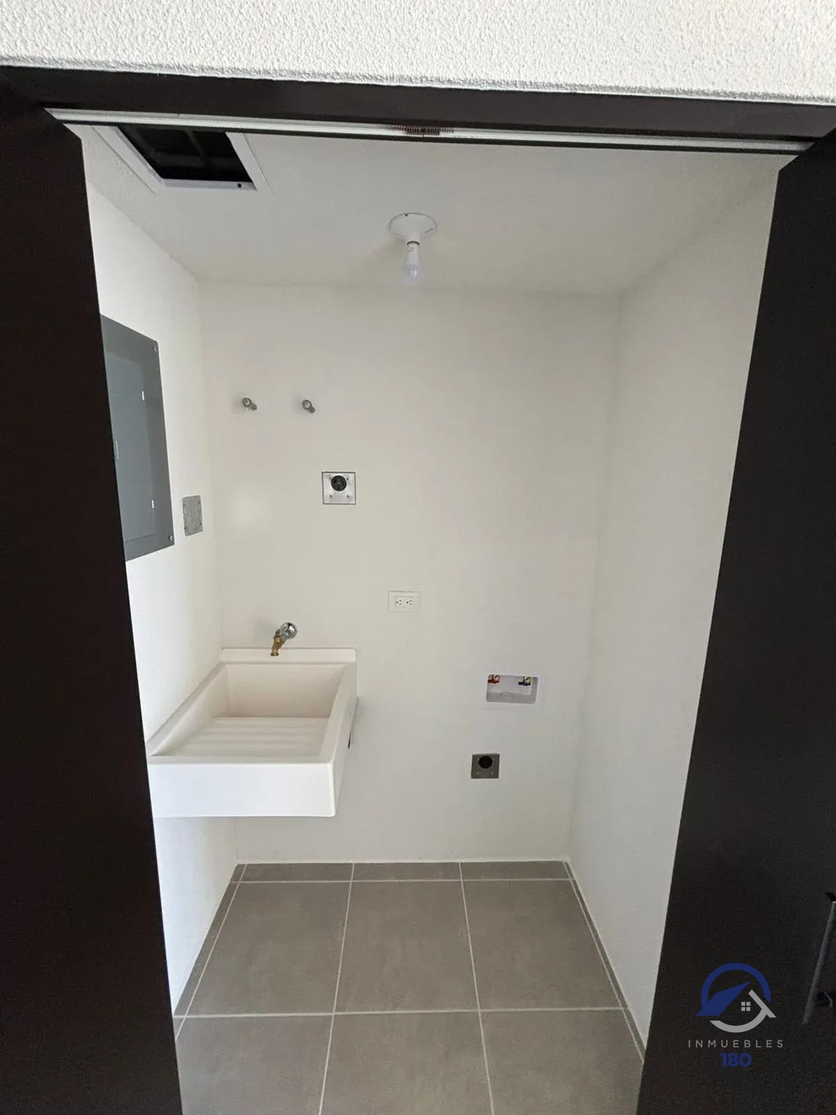 Apartamento en renta en Edificio Esenta, zona 12 — Apartamento en Venta en Esenta, Zona 12, Guatemala, Ciudad — foto 9 de 15