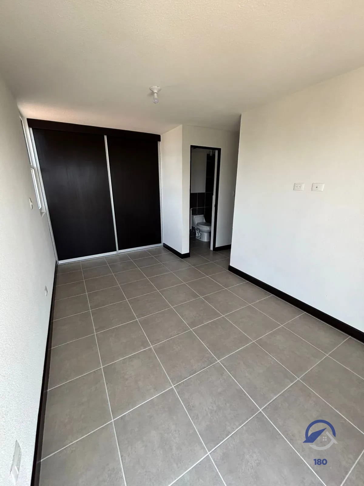 Apartamento en renta en Edificio Esenta, zona 12 — Apartamento en Venta en Esenta, Zona 12, Guatemala, Ciudad — foto 6 de 15