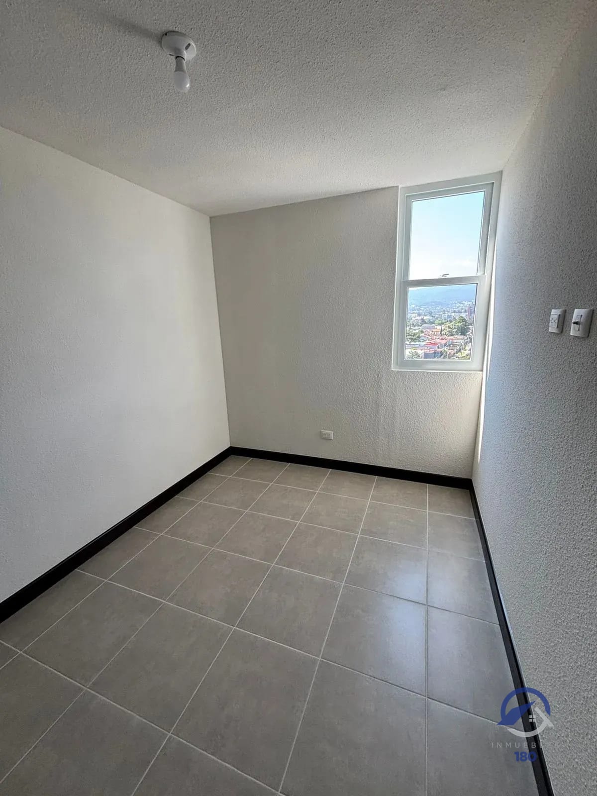 Apartamento en renta en Edificio Esenta, zona 12 — Apartamento en Venta en Esenta, Zona 12, Guatemala, Ciudad — foto 7 de 15