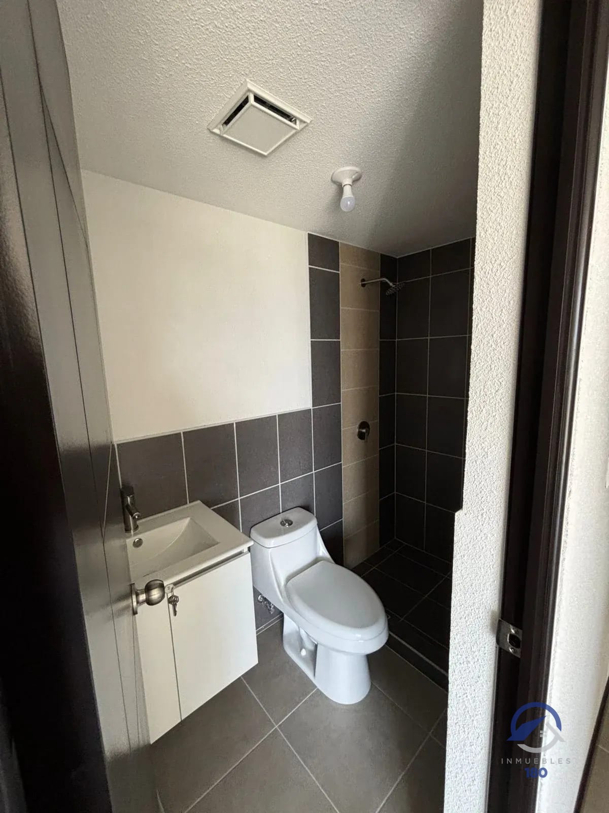 Apartamento en renta en Edificio Esenta, zona 12 — Apartamento en Venta en Esenta, Zona 12, Guatemala, Ciudad — foto 8 de 15