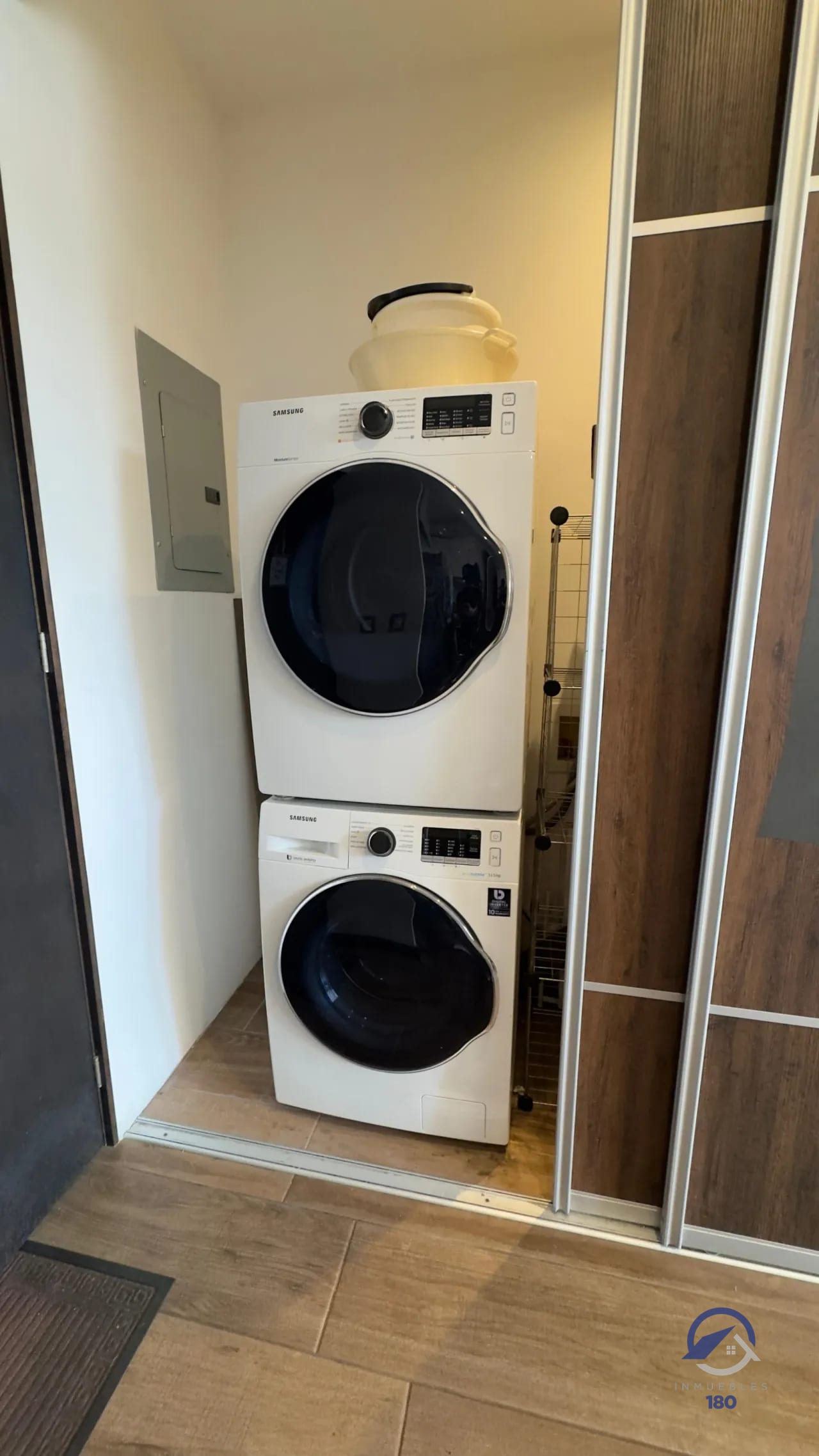 Apartamento amueblado en venta en Edificio Vivalt, zona 10, Ciudad de Guatemala — Apartamento en Venta en Vivalt, Zona 10, Guatemala, Ciudad — foto 7 de 15
