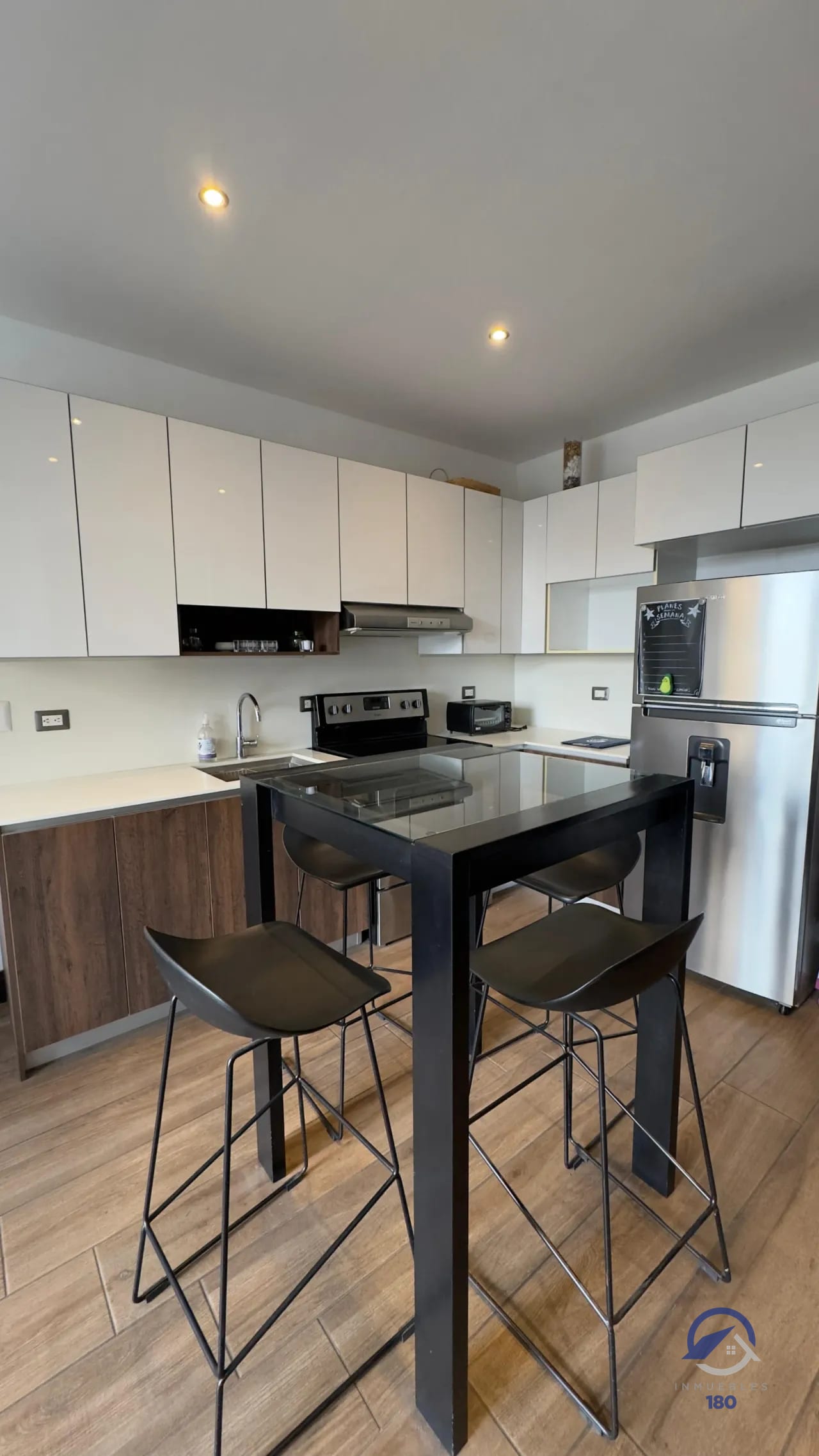 Apartamento amueblado en venta en Edificio Vivalt, zona 10, Ciudad de Guatemala — Apartamento en Venta en Vivalt, Zona 10, Guatemala, Ciudad — foto 3 de 15