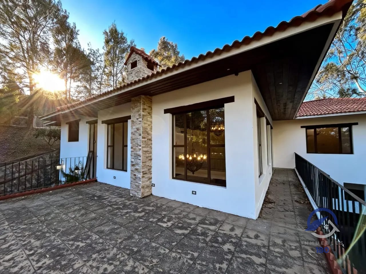 Casa en venta sobre la Carretera Interamericana, km. 33.8 — Casa en Venta en San Lucas Sacatepéquez, Sacatepéquez — foto 4 de 13
