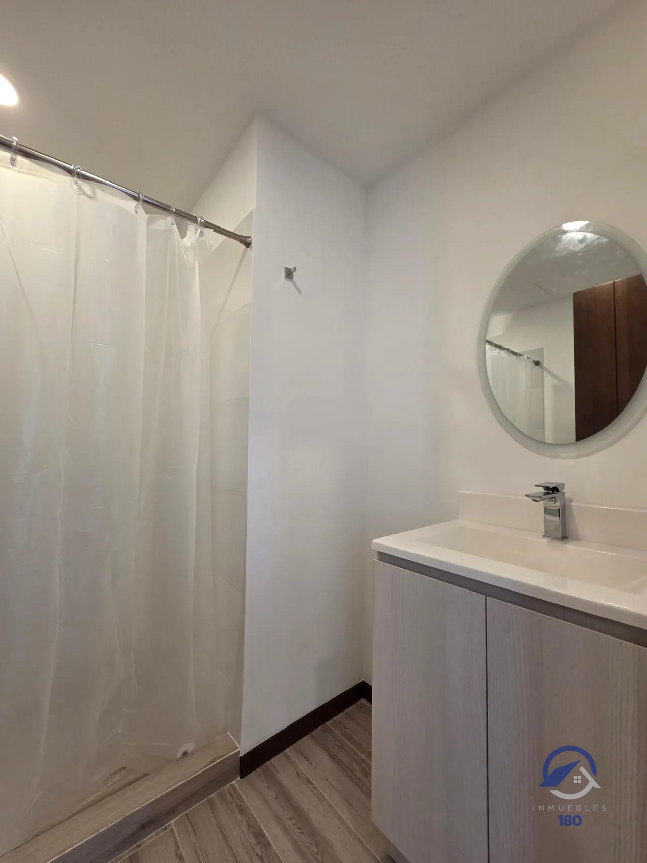 Apartamento para estrenar en renta en Edificio Neo 2, zona 10 — Apartamento en Alquiler en Neo Apartamentos, Zona 10, Guatemala, Ciudad — foto 10 de 16