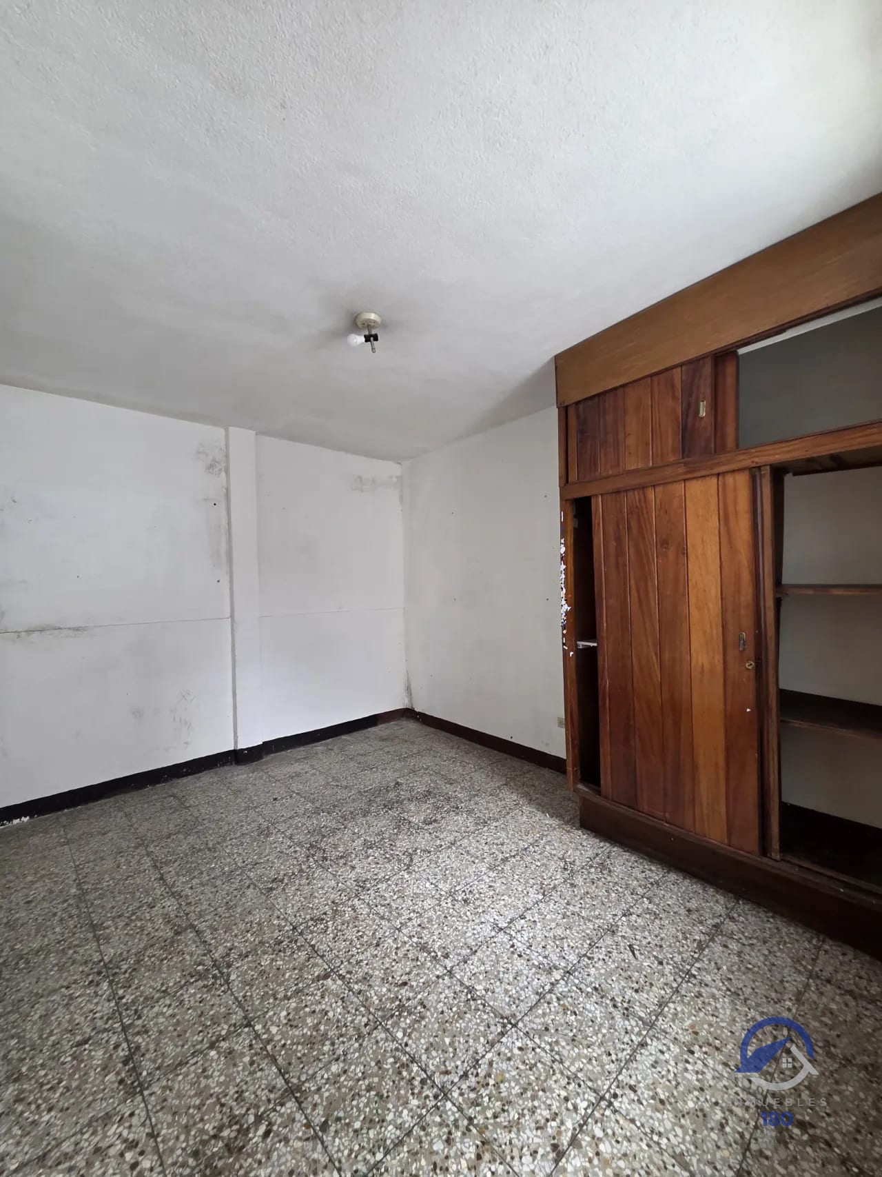 Terreno con casa para demoler en venta en Colonia El Maestro, zona 15 — Terreno en Venta en El Maestro II, Zona 15, Guatemala, Ciudad — foto 11 de 15