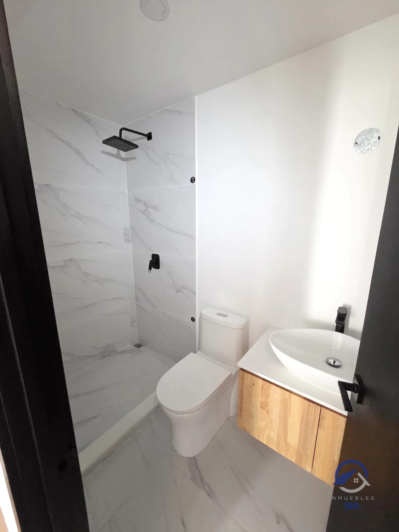 Apartamentos en Venta en Edificio Céntrico de 3 dormitorios, zona 5 — Apartamento en Venta en Céntrico, Zona 5, Guatemala, Ciudad — foto 6 de 10