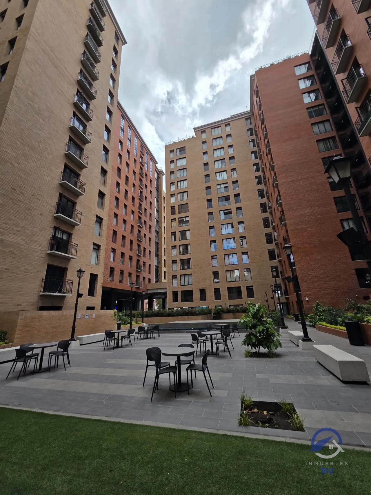 Apartamentos en Venta en Edificio Céntrico de 3 dormitorios, zona 5 — Apartamento en Venta en Céntrico, Zona 5, Guatemala, Ciudad — foto 1 de 10