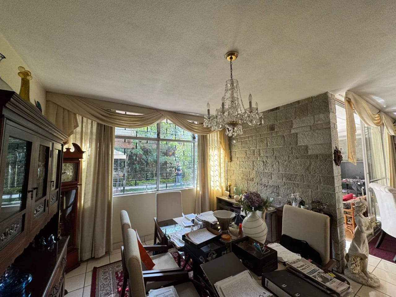 Renta de casa en zona 10 por calle de los Hospitales — Casa en Alquiler en Zona 10, Guatemala, Ciudad — foto 5 de 17