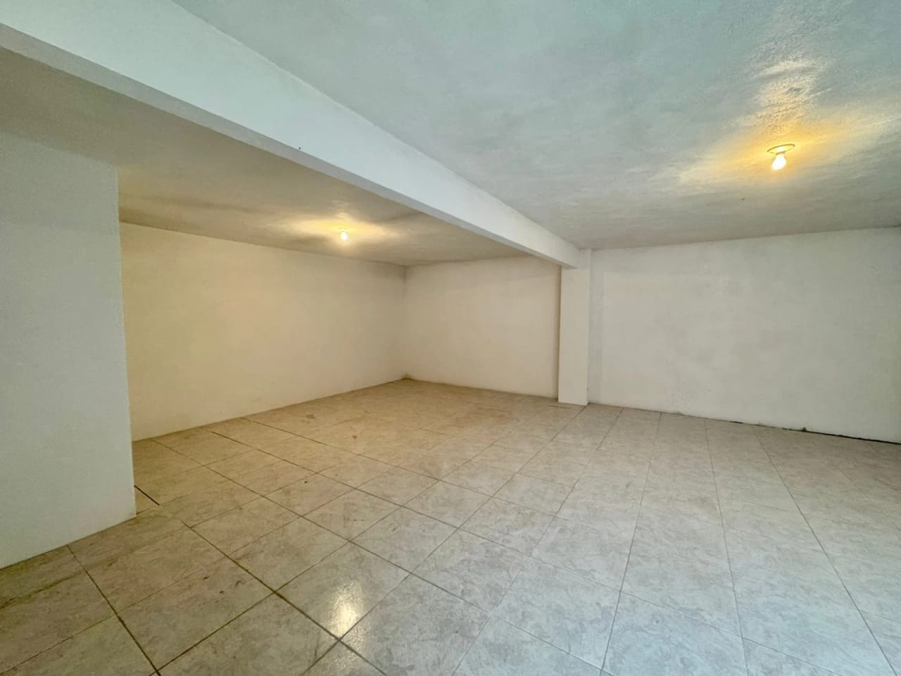 Renta de local comercial en Plaza Bosques de Pinula | San Jose Pinula — Local en Alquiler en San José Pinula, Carretera a El Salvador, Guatemala, Ciudad — foto 4 de 7