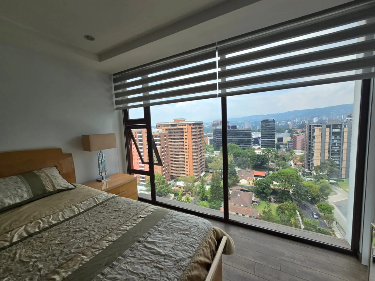 Renta de apartamento amueblado en Edificio Urbana Zona 10 — Apartamento en Alquiler en Urbana, Zona 10, Guatemala, Ciudad — foto 6 de 10