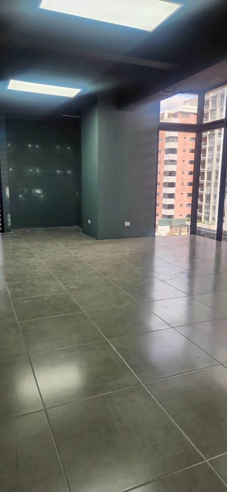 Renta de oficina en Edificio 01010 Zona 10 — Oficina en Alquiler en Edificio 01010 (Cero Diez Diez), Zona 10, Guatemala, Ciudad — foto 4 de 6