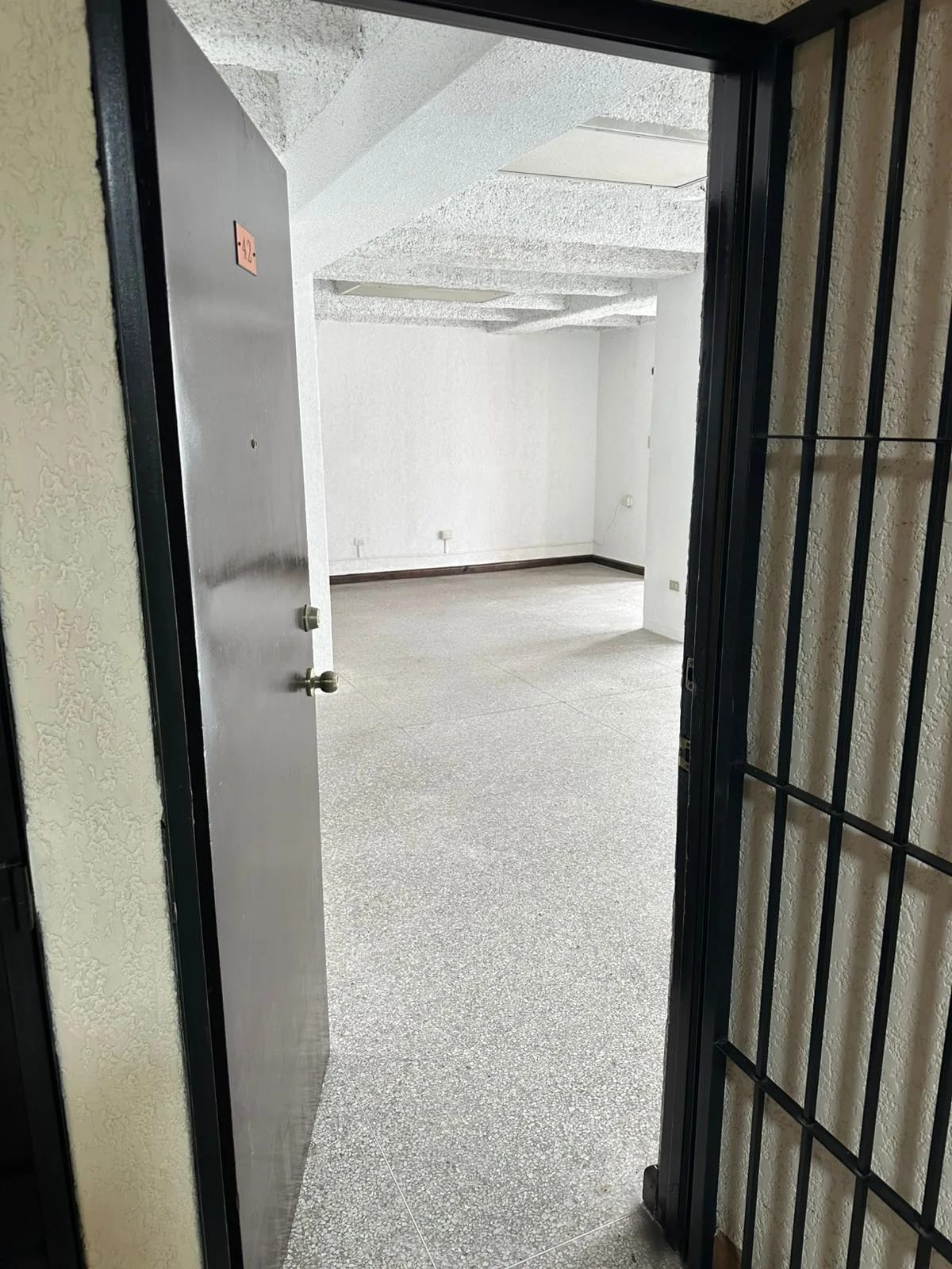 Renta de oficina en Edificio El Angel | Zona 4 Vía 5 — Oficina en Alquiler en Zona 4, Guatemala, Ciudad — foto 8 de 10
