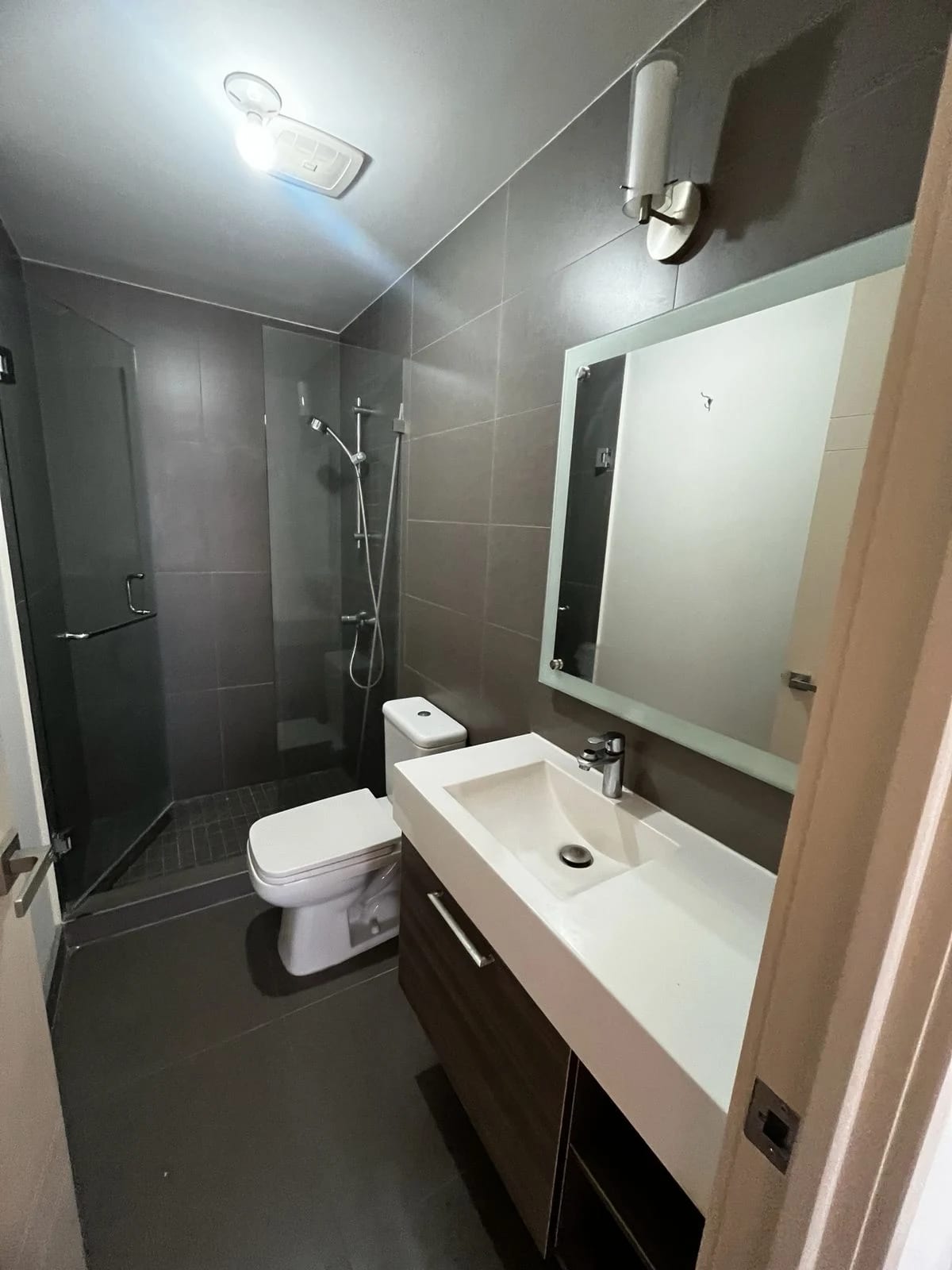 Renta de apartamento en Veinti4 Zona 10 — Apartamento en Alquiler en Veinti4, Zona 10, Guatemala, Ciudad — foto 2 de 10