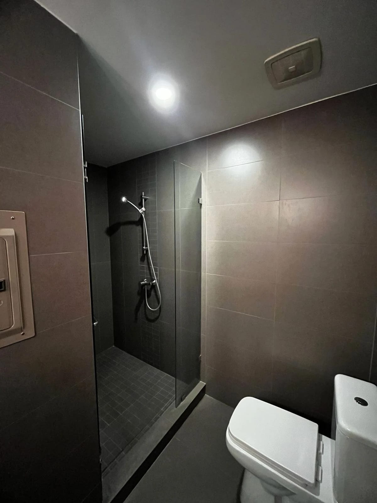 Renta de apartamento en Veinti4 Zona 10 — Apartamento en Alquiler en Veinti4, Zona 10, Guatemala, Ciudad — foto 8 de 10