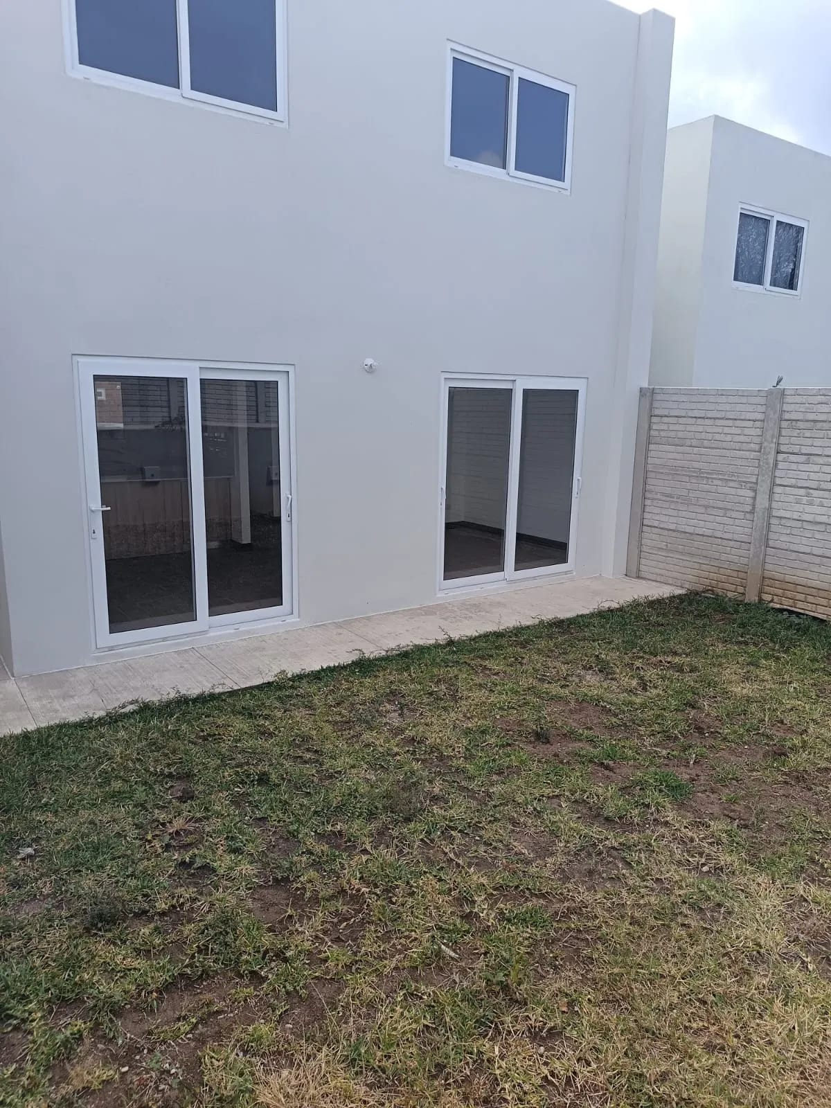 Renta de casa en Bosques de Santa Elena | Km.26.5 CAES | — Casa en Alquiler en Santa Elena Barillas, Guatemala, Ciudad — foto 3 de 12