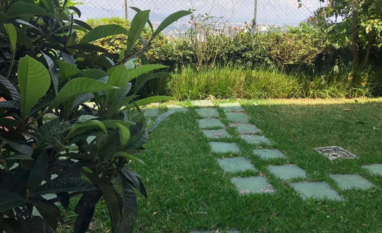 Renta de casa en San Rafael 1 | Pegado al Hilton Caes — Casa en Alquiler en San Rafael, Carretera a El Salvador, Guatemala, Ciudad — foto 4 de 13