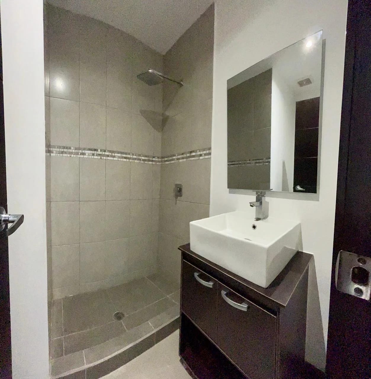 Venta de apartamento con amplia terraza en Destiny Sky Homes | Km.14.5 CAES — Apartamento en Venta en Destiny Sky Homes, Carretera a El Salvador, Guatemala, Ciudad — foto 7 de 10