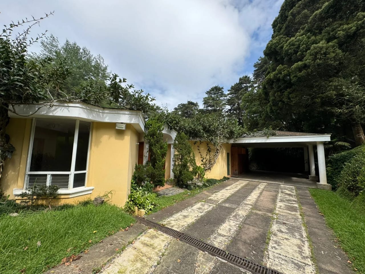 Renta de casa con amplio terreno en Condominio San Rafael | Km.16.5 CAES — Casa en Alquiler en Carretera a El Salvador, Guatemala, Ciudad — foto 1 de 13
