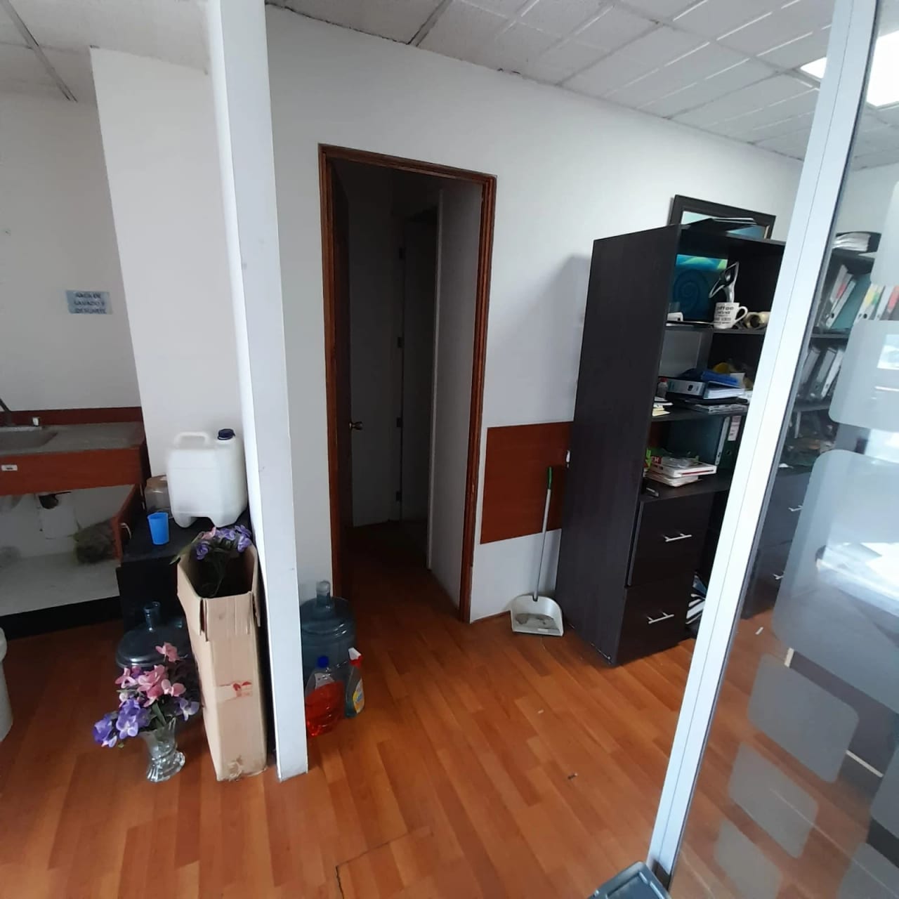 Renta de oficina en Edificio Scena Business Center | Km.16.5 CAES — Oficina en Alquiler en Carretera a El Salvador, Guatemala, Ciudad — foto 4 de 14