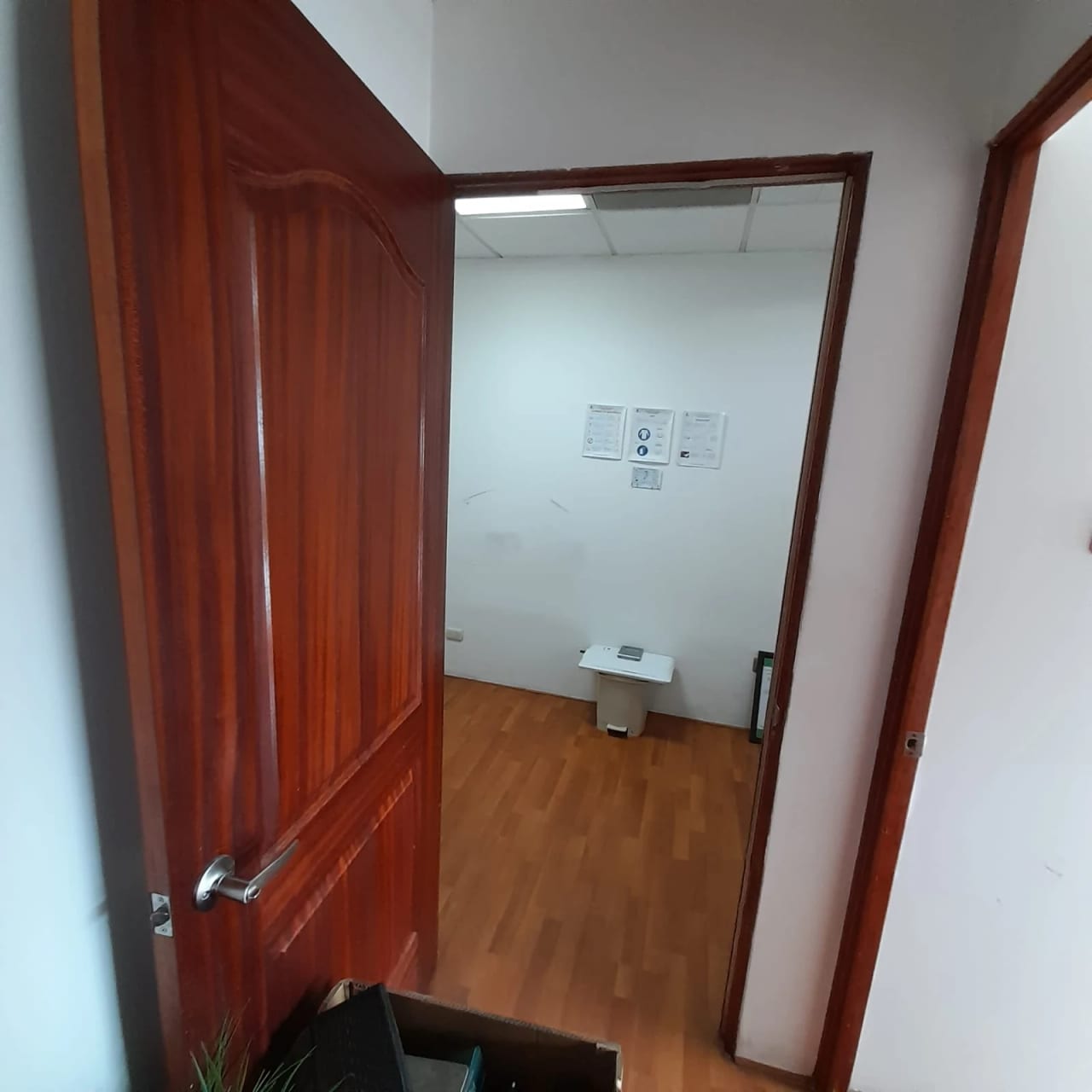 Renta de oficina en Edificio Scena Business Center | Km.16.5 CAES — Oficina en Alquiler en Carretera a El Salvador, Guatemala, Ciudad — foto 9 de 14