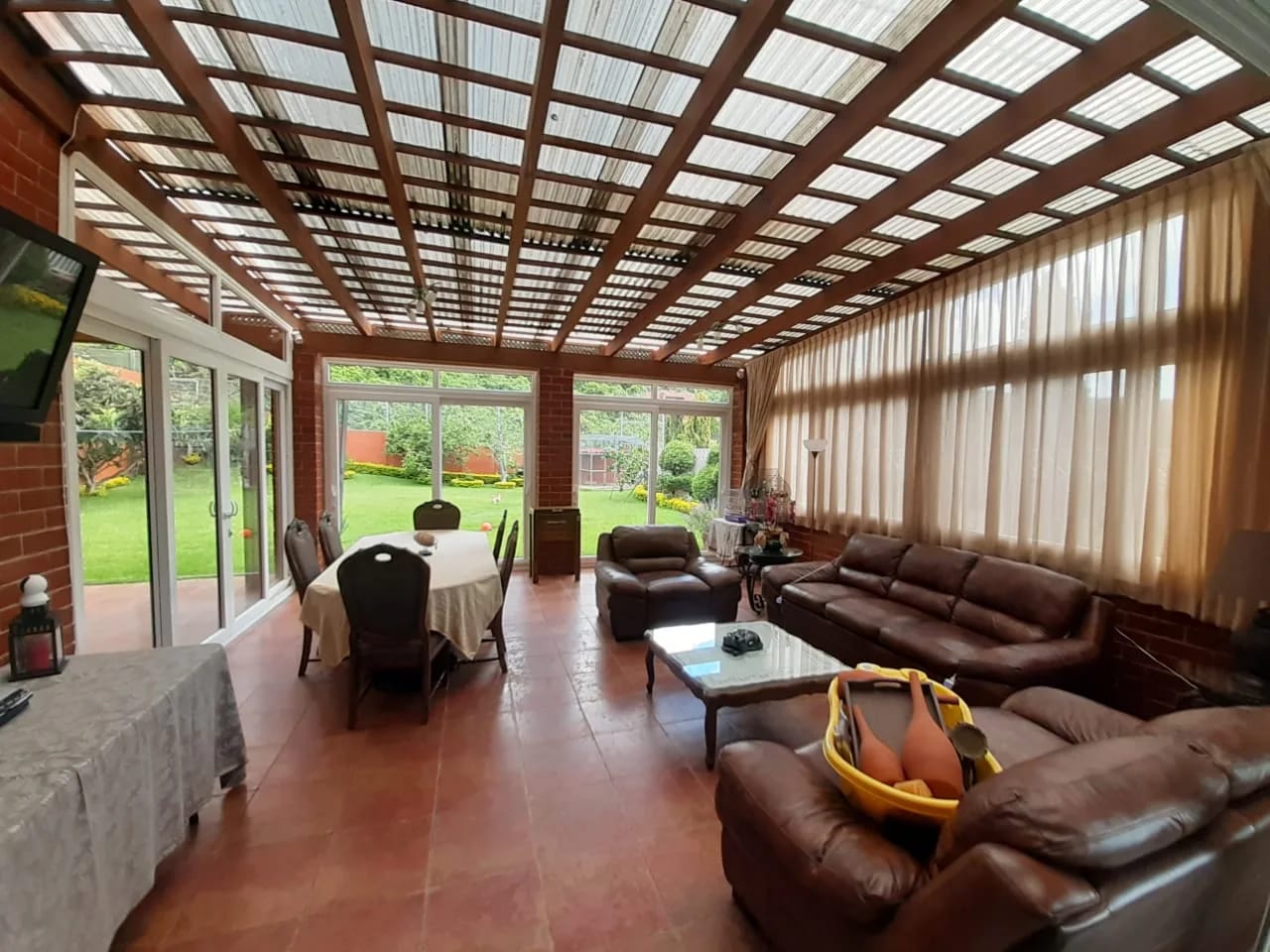 Renta de casa en Condominio Colinas de Castel | Km.18 Carretera a El Salvador — Casa en Alquiler en Colinas de Castel, Carretera a El Salvador, Guatemala, Ciudad — foto 1 de 8