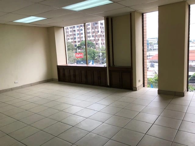Renta de Oficina en Zona 9 | Edificio Entre 5ª y 6ª Ave. Parque la Industria — Oficina en Alquiler en Zona 9, Guatemala, Ciudad — foto 6 de 6