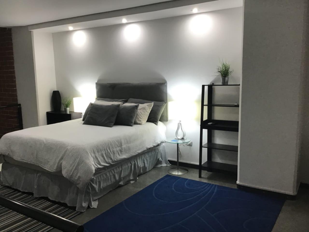 Amplio y Moderno Loft en z4 — Apartamento en Alquiler en Cuatro 36, Zona 4, Guatemala, Ciudad — foto 3 de 17