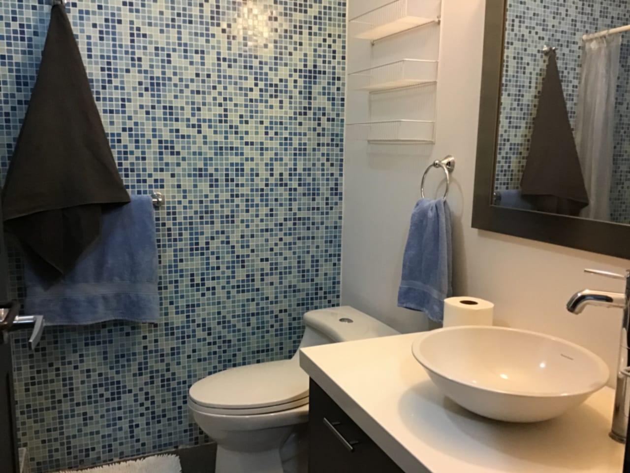 Amplio y Moderno Loft en z4 — Apartamento en Alquiler en Cuatro 36, Zona 4, Guatemala, Ciudad — foto 13 de 17