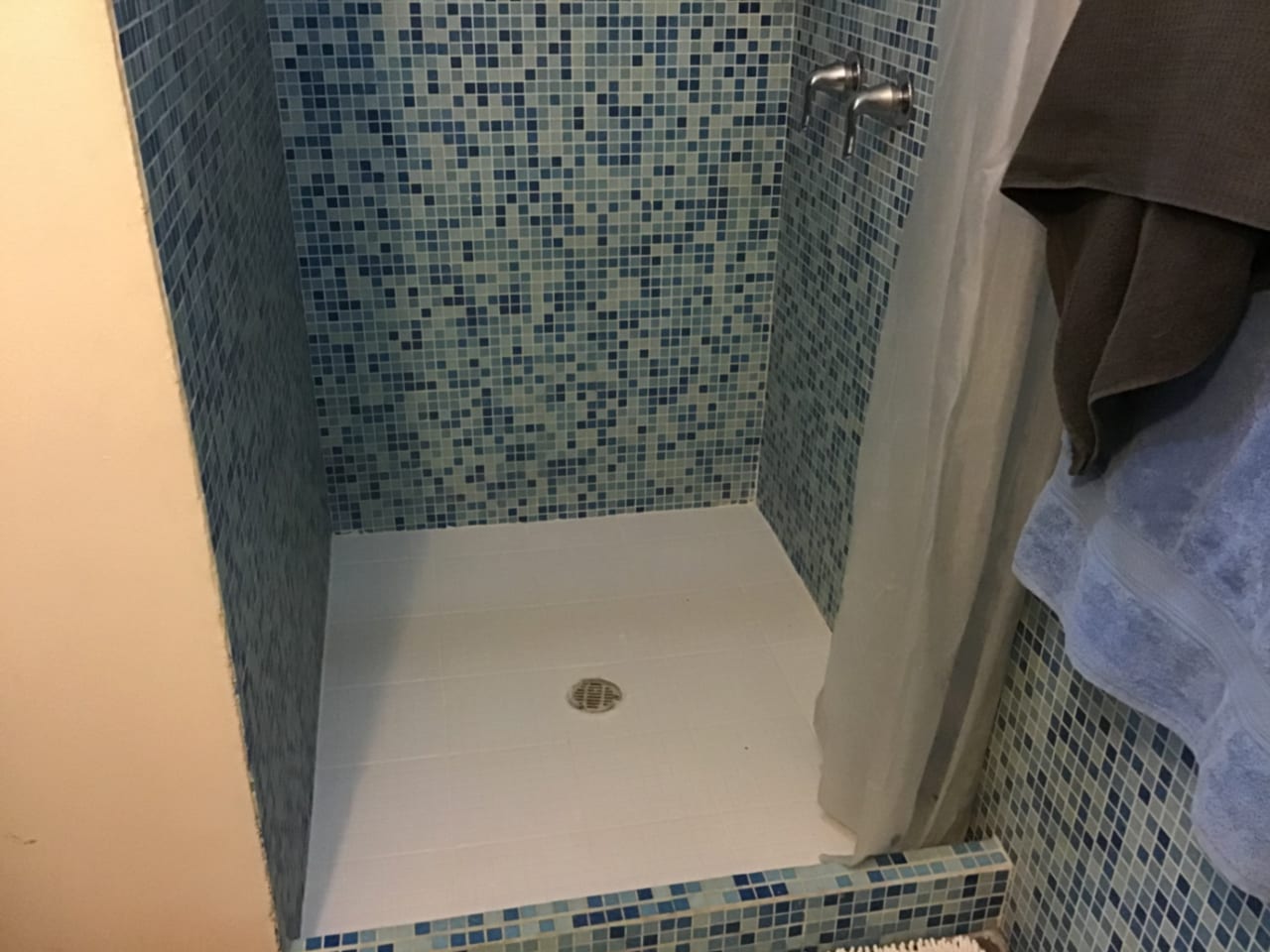 Amplio y Moderno Loft en z4 — Apartamento en Alquiler en Cuatro 36, Zona 4, Guatemala, Ciudad — foto 14 de 17