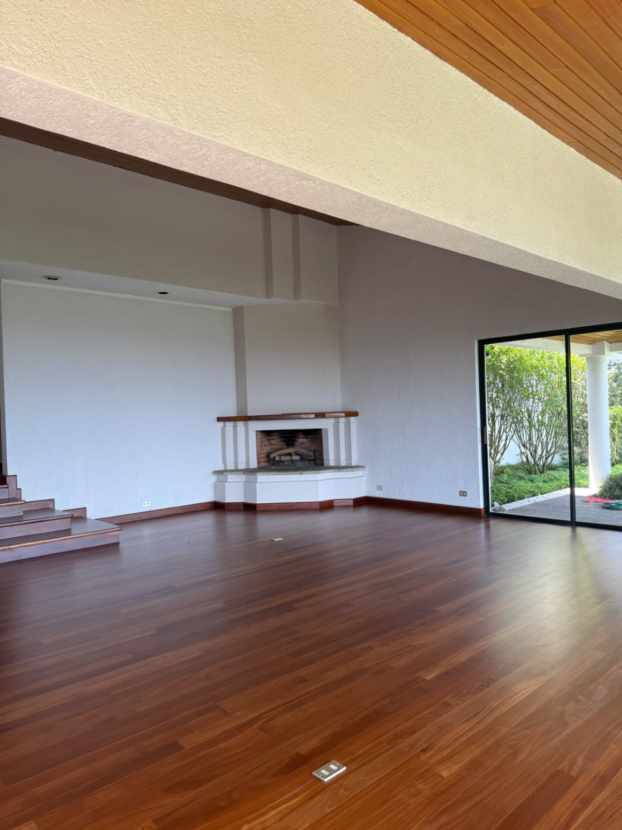 Lujosa Mansión en Montebello II Km 9.8 — Casa en Venta en Santa Catarina Pinula, Guatemala, Ciudad — foto 6 de 15