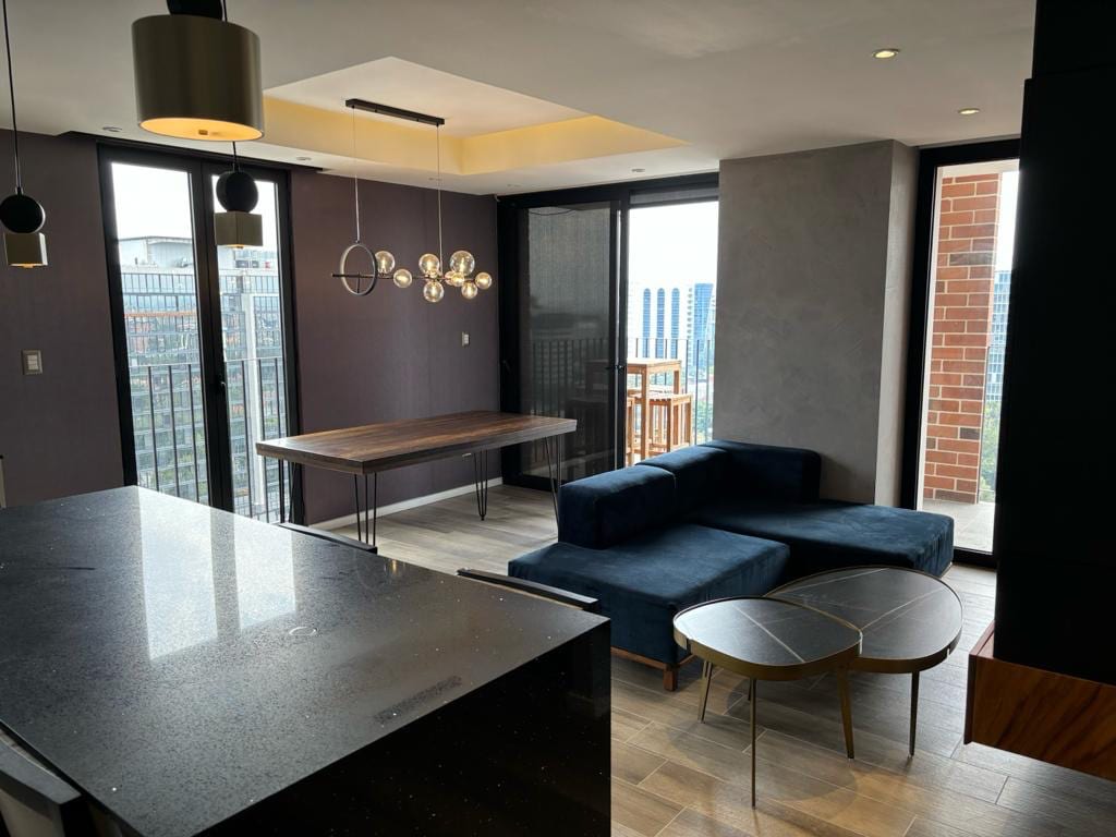 Apartamento amueblado con acabados de diseñador — Apartamento en Alquiler en Airali, Zona 10, Guatemala, Ciudad — foto 1 de 15