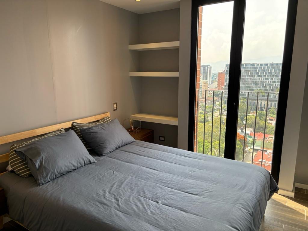 Apartamento amueblado con acabados de diseñador — Apartamento en Alquiler en Airali, Zona 10, Guatemala, Ciudad — foto 4 de 15