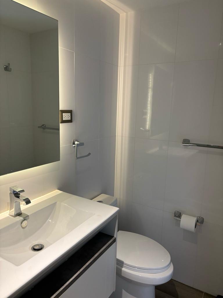 Apartamento amueblado con acabados de diseñador — Apartamento en Alquiler en Airali, Zona 10, Guatemala, Ciudad — foto 8 de 15