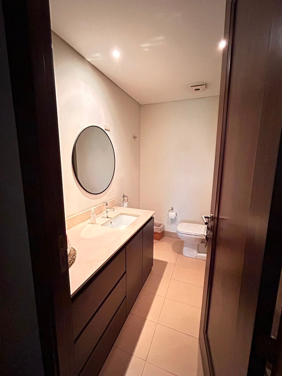 Amplio apartamento con balcón en nivel bajo — Apartamento en Venta en Zona 14, Guatemala, Ciudad — foto 5 de 5