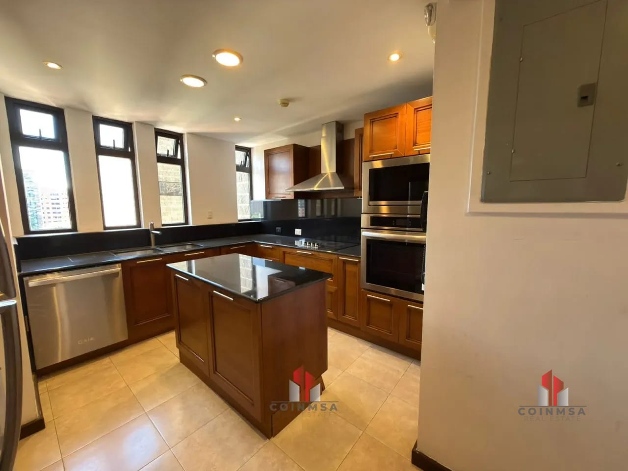 Apartamento amueblado en Venta zona 10 / Tiffany II — Apartamento en Venta en Tiffany II, Zona 10, Guatemala, Ciudad — foto 7 de 17