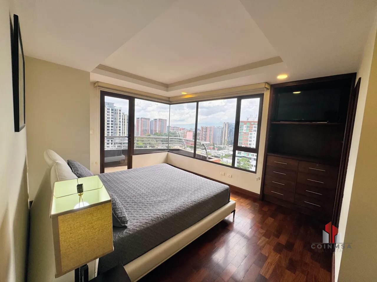 Apartamento amueblado en Renta zona 10 — Apartamento en Alquiler en Santa María, Zona 10, Guatemala, Ciudad — foto 10 de 13
